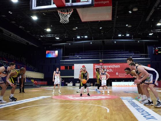 Free throw after a foul on Besnik Bekteshi VfL Kirchheim Knights 77 Rostock Seawolves vs VfL Kirchheim Knights, 2 Barmer Basketball Bundesliga, ProA, 2 Bundesliga, Spielzeit 2021 2022, 17 Spieltag, 02 01 2022 Rostock Seawolves vs VfL Kirchheim Knights, 2 Barmer Basketball Bundesliga, ProA, Spielzeit 2021 2022, 17 Spieltag, 02 01 2022 Rostock Copyright: xStephaniexZerbe xEibner-Pressefotox EP_SZE