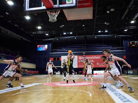 Free throw after a foul on Besnik Bekteshi VfL Kirchheim Knights 77 Rostock Seawolves vs VfL Kirchheim Knights, 2 Barmer Basketball Bundesliga, ProA, 2 Bundesliga, Spielzeit 2021 2022, 17 Spieltag, 02 01 2022 Rostock Seawolves vs VfL Kirchheim Knights, 2 Barmer Basketball Bundesliga, ProA, Spielzeit 2021 2022, 17 Spieltag, 02 01 2022 Rostock Copyright: xStephaniexZerbe xEibner-Pressefotox EP_SZE