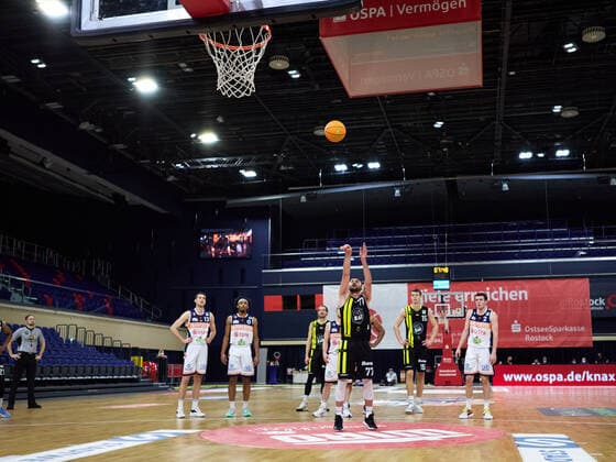 Free Throw for Besnik Bekteshi VfL Kirchheim Knights 77 Rostock Seawolves vs VfL Kirchheim Knights, 2 Barmer Basketball Bundesliga, ProA, 2 Bundesliga, Spielzeit 2021 2022, 17 Spieltag, 02 01 2022 Rostock Seawolves vs VfL Kirchheim Knights, 2 Barmer Basketball Bundesliga, ProA, Spielzeit 2021 2022, 17 Spieltag, 02 01 2022 Rostock Copyright: xStephaniexZerbe xEibner-Pressefotox EP_SZE