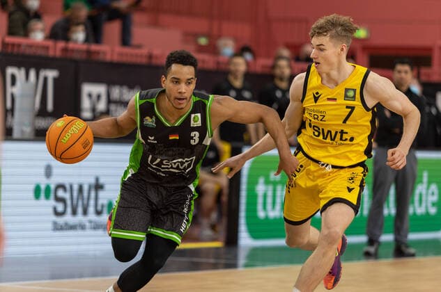 Garai Zeeb Roemerstrom Gladiators Trier, 03 Timo Lanmueller Tigers Tuebingen, 7 ¨¨Tigers Tuebingen vs Roemerstrom Gladiators Trier, 2 Basketball, Bundesliga, Pro A, Barmer 2 Basketball, Matchday 17, Season 2021 2022, 02 01 2022, ¨¨ Tigers Tuebingen Roemerstrom Gladiators Trier, Basketball, 2 Bundesliga, Barmer 2 Basketball, Matchday 17, Season 2021 2022, 02 01 2022 Tuebingen. Copyright: xNinaxSander xEibnerxPressefotoxIx EP_NSR