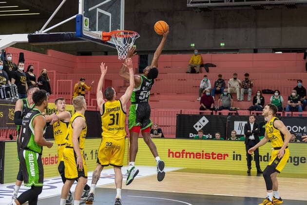 Daniel Keppeler Tigers Tuebingen, 31 Austin Wiley Roemerstrom Gladiators Trier, 50 ¨¨Tigers Tuebingen vs Roemerstrom Gladiators Trier, 2 Basketball, Bundesliga, Pro A, Barmer 2 Basketball, Matchday 17, Season 2021 2022, 02 01 2022, ¨¨ Tigers Tuebingen Roemerstrom Gladiators Trier, Basketball, 2 Bundesliga, Barmer 2 Basketball, Matchday 17, Season 2021 2022, 02 01 2022 Tuebingen. Copyright: xNinaxSander xEibnerxPressefotoxIx EP_NSR