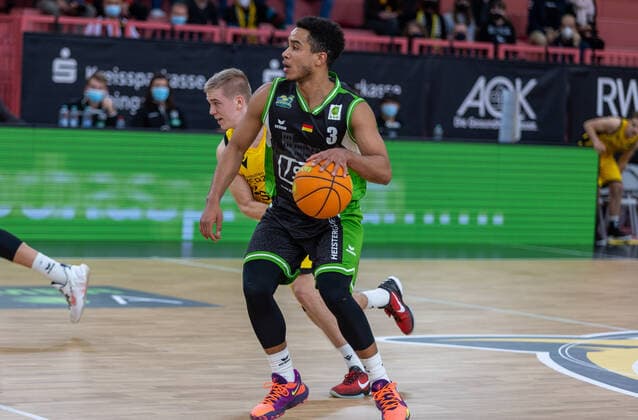 Garai Zeeb Roemerstrom Gladiators Trier, 03 ¨¨Tigers Tuebingen vs Roemerstrom Gladiators Trier, 2 basketball, Bundesliga, Pro A, Barmer 2 basketball, matchday 17, season 2021 2022, 02 01 2022, ¨¨ Tigers Tuebingen Roemerstrom Gladiators Trier, basketball, 2 Bundesliga, Barmer 2 basketball, matchday 17, season 2021 2022, 02 01 2022 Tuebingen Copyright: xNinaxSander xEibnerxPressefotoxIx EP_NSR