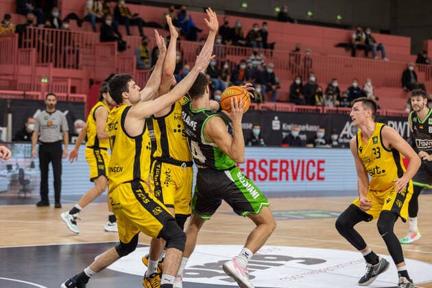 Mateo Seric Tigers Tuebingen, 17 Joanic Gruettner Bacoul Tigers Tuebingen, 50 Enosch Wolf Roemerstrom Gladiators Trier, 08 ¨¨Tigers Tuebingen vs Roemerstrom Gladiators Trier, 2 Basketball, Bundesliga, Pro A, Barmer 2 Basketball, Matchday 17, Season 2021 2022, 02 01 2022, ¨¨ Tigers Tuebingen Roemerstrom Gladiators Trier, Basketball, 2 Bundesliga, Barmer 2 Basketball, Matchday 17, Season 2021 2022, 02 01 2022 Tuebingen. Copyright: xNinaxSander xEibnerxPressefotoxIx EP_NSR