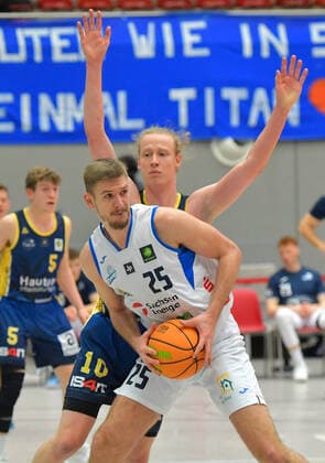 2 1 2022, Basketball, 2 Bundesliga Pro B, Dresden Titans TSV Oberhaching Topics, Dresdens Sebastian Heck, Saxony Germany