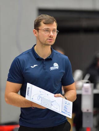2 1 2022, Basketball, 2 Bundesliga Pro B, Dresden Titans TSV Oberhaching Topics, Dresdens coach Fabian Strauß, Saxony Germany