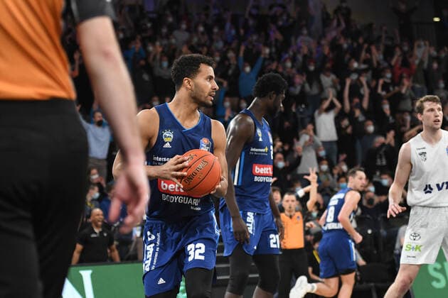 Basketball I Men I Season 2021 2022 I Bundesliga I 13 Matchday I Hamburg Towers ALBA Berlin I 02 01 2022 Johannes Thiemann 32, ALBA Berlin Hamburg edel optics de Arena Hamburg Germany Copyright: xLobeca AndreasxHannigx
