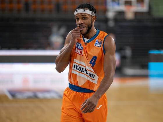 Jaron Blossomgame Ratiopharm Ulm 04 , is disappointed disappointed, dissatisfied, GER, Ratiopharm Ulm vs MHP Riesen Ludwigsburg, Basketball, Bundesliga, easycredit, 15 Spieltag, Spielzeit 2021 2022, 02 01 2022, GER, Ratiopharm Ulm vs MHP Riesen Ludwigsburg, Basketball, Bundesliga, easycredit, 15 Spieltag, Spielzeit 2021 2022, 02 01 2022 Ulm Copyright: xEibner-Pressefoto SaschaxWaltherx EP_EER