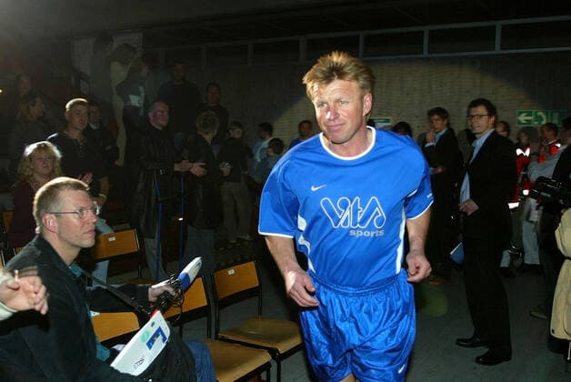 02.06.04 Göppingen Fussball Benefizspiel Deutschland, Göppingen, 02.06.2004, Fussball, Benefizspiel: Bernd Förster. *** 02 06 04 Goeppingen football benefit match Germany, Goeppingen, 02 06 2004, football, benefit match Bernd Förster