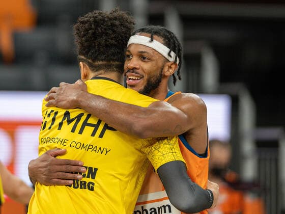 Jonathan Baehre MHP Riesen Ludwigsburg, 07 , Jaron Blossomgame Ratiopharm Ulm 04 , GER, Ratiopharm Ulm vs MHP Riesen Ludwigsburg, Basketball, Bundesliga, easycredit, 15 Spieltag, Spielzeit 2021 2022, 02 01 2022, GER, Ratiopharm Ulm vs MHP Riesen Ludwigsburg, Basketball, Bundesliga, easycredit, 15 Spieltag, Spielzeit 2021 2022, 02 01 2022 Ulm Copyright: xEibner-Pressefoto SaschaxWaltherx EP_EER