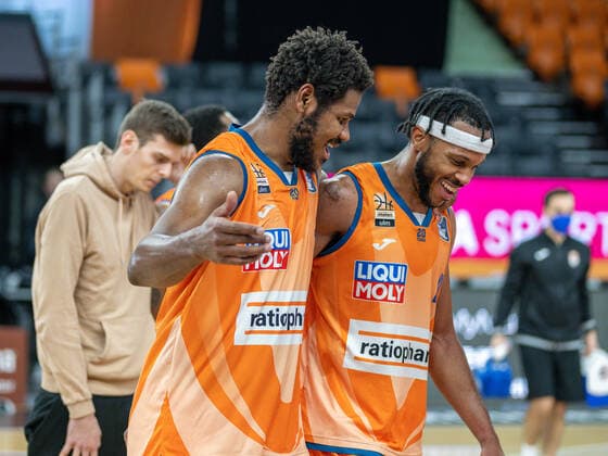Christiano Felicio Ratiopharm Ulm 01 Jaron Blossomgame Ratiopharm Ulm 04 , GER, Ratiopharm Ulm vs MHP Riesen Ludwigsburg, Basketball, Bundesliga, easycredit, 15 Spieltag, Spielzeit 2021 2022, 02 01 2022, GER, Ratiopharm Ulm vs MHP Riesen Ludwigsburg, Basketball, Bundesliga, easycredit, 15 Spieltag, Spielzeit 2021 2022, 02 01 2022 Ulm Copyright: xEibner-Pressefoto SaschaxWaltherx EP_EER