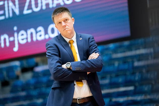 BARMER 2 Basketball Bundesliga Season 2021 2022 Matchday 17 on 02 01 22 Medipolis SC Jena vs RASTA Vechta coach Vladimir Lucic Vechta , thoughtful, portrait Sparkassen Arena
