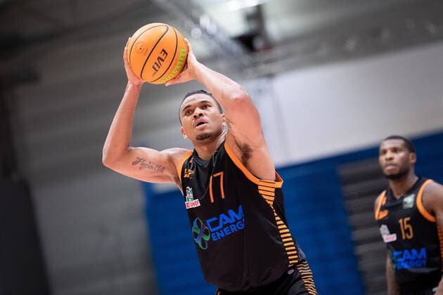 BARMER 2 Basketball Bundesliga Season 2021 2022 Matchday 17 on 02 01 22 Medipolis SC Jena vs RASTA Vechta Tyrone Nash Vechta at the free throw, portrait Sparkassen Arena