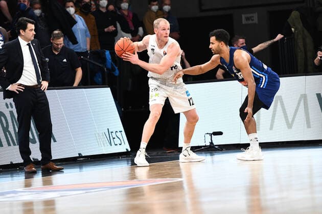 Basketball I Men I Season 2021 2022 I Bundesliga I 13 Matchday I Hamburg Towers ALBA Berlin I 02 01 2022 Seth Hinrichs 12, Power Forward, Hamburg Towers Hamburg edel optics de Arena Hamburg Germany Copyright: xLobeca AndreasxHannigx