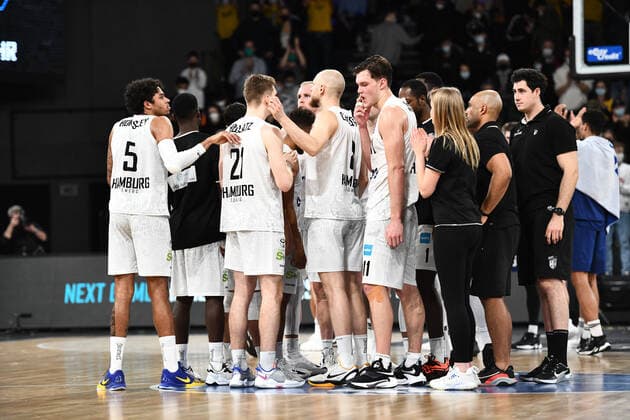 Basketball I Men I Season 2021 2022 I Bundesliga I 13 Matchday I Hamburg Towers ALBA Berlin I 02 01 2022 Hamburg Towers are disappointed Hamburg edel optics de Arena Hamburg Germany Copyright: xLobeca AndreasxHannigx