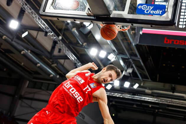 Tomas Kyzlink Brose Bamberg, 77 Brose Bamberg FC Bayern München Muenchen easyCredit BBL Basketball Bundesliga Saison 2021 22 Spieltag 15, 02 01 2022 Bamberg, Brose Arena Copyright: DanielxLöb