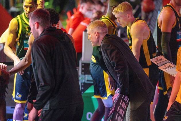 Time out John Patrick MHP Riesen Ludwigsburg, Head Coach , GER, Ratiopharm Ulm vs MHP Riesen Ludwigsburg, Basketball, Bundesliga, easycredit, 15 Spieltag, Spielzeit 2021 2022, 02 01 2022, GER, Ratiopharm Ulm vs MHP Riesen Ludwigsburg, Basketball, Bundesliga, easycredit, 15 Spieltag, Spielzeit 2021 2022, 02 01 2022 Ulm Copyright: xEibner-Pressefoto SaschaxWaltherx EP_EER