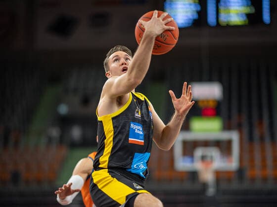 Jordan Hulls MHP Riesen Ludwigsburg, 01 , GER, Ratiopharm Ulm vs MHP Riesen Ludwigsburg, Basketball, Bundesliga, easycredit, 15 Spieltag, Spielzeit 2021 2022, 02 01 2022, GER, Ratiopharm Ulm vs MHP Riesen Ludwigsburg, Basketball, Bundesliga, easycredit, 15 Spieltag, Spielzeit 2021 2022, 02 01 2022 Ulm Copyright: xEibner-Pressefoto SaschaxWaltherx EP_EER