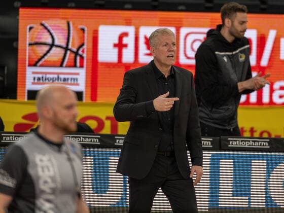 John Patrick MHP Riesen Ludwigsburg, Head Coach , GER, Ratiopharm Ulm vs MHP Riesen Ludwigsburg, Basketball, Bundesliga, easycredit, 15 Spieltag, Spielzeit 2021 2022, 02 01 2022, GER, Ratiopharm Ulm vs MHP Riesen Ludwigsburg, Basketball, Bundesliga, easycredit, 15 Spieltag, Spielzeit 2021 2022, 02 01 2022 Ulm Copyright: xEibner-Pressefoto SaschaxWaltherx EP_EER
