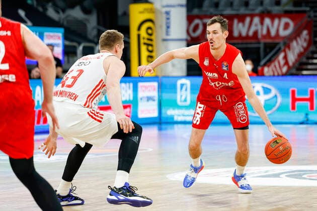right Omar Prewitt Brose Bamberg, 04 Brose Bamberg FC Bayern Munich easyCredit BBL Basketball Bundesliga Season 2021 22 Matchday 15, 02 01 2022 Bamberg, Brose Arena Copyright: DanielxLöb