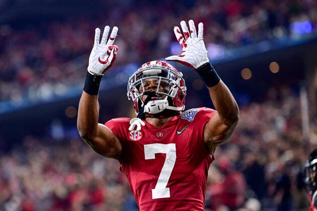 Alabama Crimson Tide wide receiver Ja Corey Brooks catches a pass for a touchdown during a game between the Cincinnati Bearcats and Alabama Crimson Tide of the 2021 College Football Playoff Semifinal at the 86th Goodyear Cotton Bowl Classic game at AT&T Stadium in Arlington, Texas, December 31st, 2021.. CSM Arlington USA - ZUMAcf3_ 20211231_zaf_cf3_298 Copyright: xMannyxFloresx