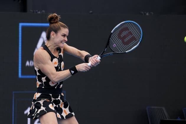 ADELAIDE, AUSTRALIA - JANUARY 03: Maria Sakkari of Greece hits a backhand during the WTA, Tennis Damen singles match between Tamara Zidansek of Slovakia and Maria Sakkari of Greece on day one of the Adelaide International tennis tournament at Memorial Drive on January 03, 2022 in Adelaide, Australia. (Photo by Peter Mundy Speed Media Icon Sportswire) TENNIS: JAN 03 - Adelaide International Icon220103037