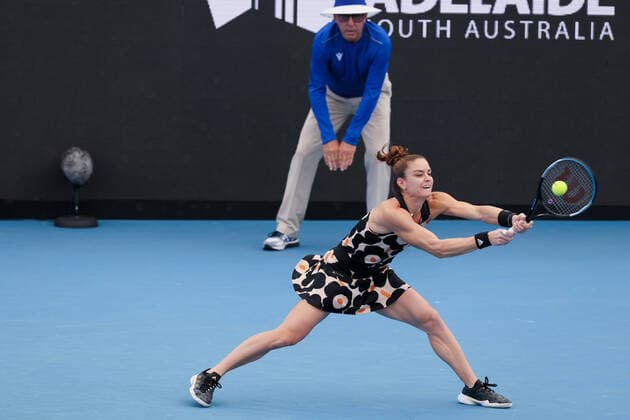ADELAIDE, AUSTRALIA - JANUARY 03: Maria Sakkari of Greece hits a backhand during the WTA, Tennis Damen singles match between Tamara Zidansek of Slovakia and Maria Sakkari of Greece on day one of the Adelaide International tennis tournament at Memorial Drive on January 03, 2022 in Adelaide, Australia. (Photo by Peter Mundy Speed Media Icon Sportswire) TENNIS: JAN 03 - Adelaide International Icon220103009