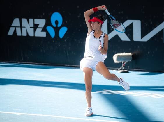 Mandatory Credit: Photo by Rob Prange Shutterstock (12683869em) Ajla Tomljanovic of Australia in action during the first round of the 2022 Adelaide International WTA, Tennis Damen 500 tennis tournament Adelaide International, Tennis, Memorial Drive Tennis Centre, Adelaide, Australia - 03 Jan 2022 Adelaide International, Tennis, Memorial Drive Tennis Centre, Adelaide, Australia - 03 Jan 2022  Copyright: xRobxPrange Shutterstockx 12683869em