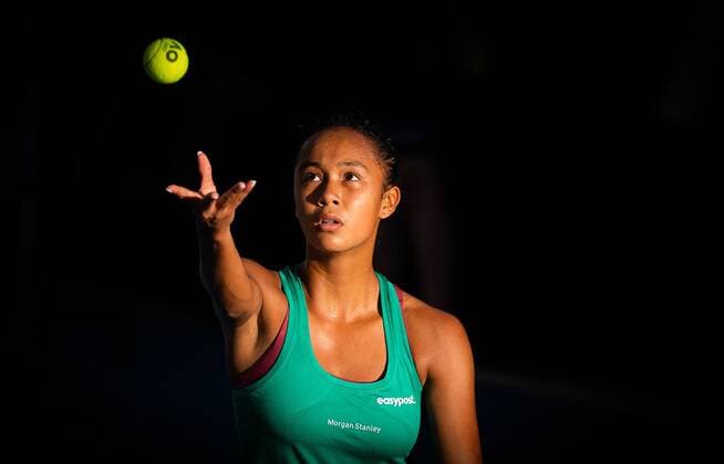 Mandatory Credit: Photo by Rob Prange Shutterstock (12683869ew) Leylah Fernandez of Canada in action during the first round of the 2022 Adelaide International WTA, Tennis Damen 500 tennis tournament Adelaide International, Tennis, Memorial Drive Tennis Centre, Adelaide, Australia - 03 Jan 2022 Adelaide International, Tennis, Memorial Drive Tennis Centre, Adelaide, Australia - 03 Jan 2022  Copyright: xRobxPrange Shutterstockx 12683869ew