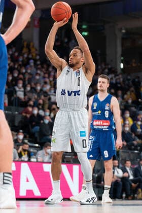 Jaylon Brown Hamburg Towers 0 at free throw Hamburg Towers vs ALBA Berlin, Basketball, Bundesliga, Hauptrunde, Spieltag 15, Saison 2021 2022, 02 01 2022 Marcel von Fehrn Hamburg Towers vs ALBA Berlin, Basketball, Bundesliga, Hauptrunde, Spieltag 15, Saison 2021 2022, 02 01 2022 Hamburg Copyright: xEibnerxPressefoto MarcelxvonxFehrnx EP_MFN