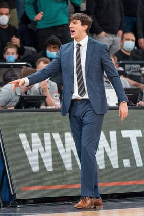 Pedro Calles Hamburg Towers coach gestures Hamburg Towers vs ALBA Berlin, basketball, Bundesliga, Hauptrunde, Spieltag 15, Saison 2021 2022, 02 01 2022 Marcel von Fehrn Hamburg Towers vs ALBA Berlin, basketball, Bundesliga, Hauptrunde, Spieltag 15, Saison 2021 2022, 02 01 2022 Hamburg Copyright: xEibnerxPressefoto MarcelxvonxFehrnx EP_MFN