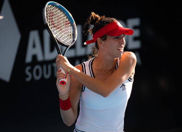 January 3, 2022, ADELAIDE, AUSTRALIA: Ajla Tomljanovic of Australia in action during the first round of the 2022 Adelaide International WTA, Tennis Damen 500 tennis tournament against Heather Watson of Great Britain ADELAIDE AUSTRALIA - ZUMAa181 20220103_zaa_a181_132 Copyright: xRobxPrangex
