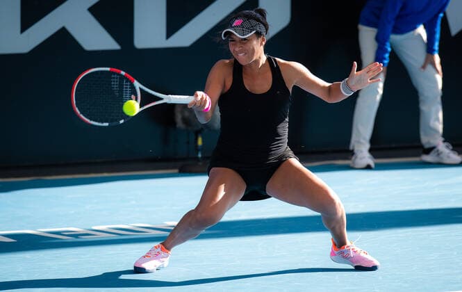 January 3, 2022, ADELAIDE, AUSTRALIA: Heather Watson of Great Britain in action during the first round of the 2022 Adelaide International WTA, Tennis Damen 500 tennis tournament against Ajla Tomljanovic of Australia ADELAIDE AUSTRALIA - ZUMAa181 20220103_zaa_a181_134 Copyright: xRobxPrangex