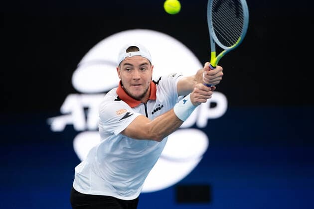 SYDNEY, AUSTRALIA - JANUARY 04: Jan-Lennard Struff of Germany plays a backhand during the ATP, Tennis Herren Cup Tennis match between Jan-Lennard Struff of Germany and John Isner of USA at Ken Rosewall Arena on January 04, 2022 in Sydney, Australia. (Photo by Steven Markham Icon Sportswire) TENNIS: JAN 04 ATP Cup Sydney Icon2201040021