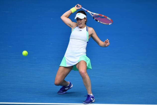 TENNIS MELBOURNE SUMMER SET, Alize Cornet of France in action during her match against Naomi Osaka of Japan on Day 2 of the Melbourne Summer Set tennis tournament at Melbourne Park in Melbourne, Tuesday, January 4, 2022. ( NO ARCHIVING, EDITORIAL USE ONLY, NO USE IN BOOKS WITHOUT CONSENT MELBOURNE VIC AUSTRALIA  Copyright: xJAMESxROSSx 0146911385st