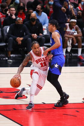 CHICAGO, IL - JANUARY 03: Orlando Magic Guard R.J. Hampton (13) posts up against Chicago Bulls Forward DeMar DeRozan (11) during a NBA, Basketball Herren, USA game between the Orlando Magic and the Chicago Bulls on January 3, 2022 at the United Center in Chicago, IL. (Photo by Melissa Tamez Icon Sportswire) NBA: JAN 03 Magic at Bulls Icon22010331