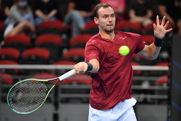 TENNIS ATP, Tennis Herren CUP, Russia?s Roman Safiullin plays a shot during their match against Australia?s James Duckworth on Day 4 of the ATP Cup tennis tournament at Qudos Arena in Sydney, Tuesday, January 4, 2022. ( NO ARCHIVING, EDITORIAL USE ONLY, NO USE IN BOOKS WITHOUT CONSENT SYDNEY NSW AUSTRALIA  Copyright: xMICKxTSIKASx 20220104001610723972