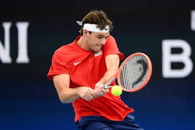 SYDNEY, AUSTRALIA - JANUARY 04: Taylor Fritz of USA plays a backhand during the ATP, Tennis Herren Cup Tennis match between Alexander Zverev of Germany and Taylor Fritz of USA at Ken Rosewall Arena on January 04, 2022 in Sydney, Australia. (Photo by Steven Markham Icon Sportswire) TENNIS: JAN 04 ATP Cup Sydney Icon2201040097