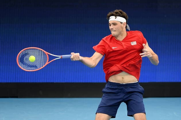 SYDNEY, AUSTRALIA - JANUARY 04: Taylor Fritz of USA plays a forehand during the ATP, Tennis Herren Cup Tennis match between Alexander Zverev of Germany and Taylor Fritz of USA at Ken Rosewall Arena on January 04, 2022 in Sydney, Australia. (Photo by Steven Markham Icon Sportswire) TENNIS: JAN 04 ATP Cup Sydney Icon2201040118