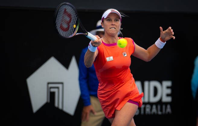 January 4, 2022, ADELAIDE, AUSTRALIA: Shelby Rogers of the United States in action during the first round of the 2022 Adelaide International WTA, Tennis Damen 500 tennis tournament against Maddison Inglis of Australia ADELAIDE AUSTRALIA - ZUMAa181 20220104_zaa_a181_033 Copyright: xRobxPrangex