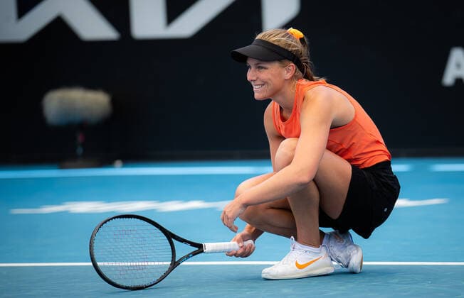 January 4, 2022, ADELAIDE, AUSTRALIA: Maddison Inglis of Australia in action during the first round of the 2022 Adelaide International WTA, Tennis Damen 500 tennis tournament against Shelby Rogers of the United States ADELAIDE AUSTRALIA - ZUMAa181 20220104_zaa_a181_036 Copyright: xRobxPrangex