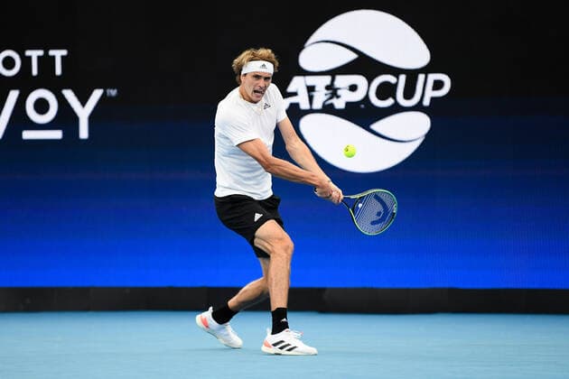 SYDNEY, AUSTRALIA - JANUARY 04: Alexander Zverev of Germany plays a backhand during the ATP, Tennis Herren Cup Tennis match between Alexander Zverev of Germany and Taylor Fritz of USA at Ken Rosewall Arena on January 04, 2022 in Sydney, Australia. (Photo by Steven Markham Icon Sportswire) TENNIS: JAN 04 ATP Cup Sydney Icon2201040146