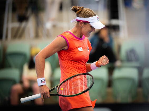January 4, 2022, ADELAIDE, AUSTRALIA: Shelby Rogers of the United States in action during the first round of the 2022 Adelaide International WTA, Tennis Damen 500 tennis tournament against Maddison Inglis of Australia ADELAIDE AUSTRALIA - ZUMAa181 20220104_zaa_a181_045 Copyright: xRobxPrangex