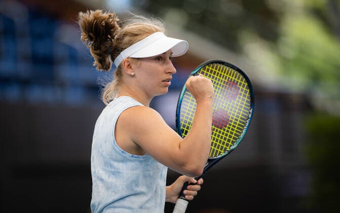 January 4, 2022, ADELAIDE, AUSTRALIA: Daria Saville of Australia in action during the first round of the 2022 Adelaide International WTA, Tennis Damen 500 tennis tournament against Iga Swiatek of Poland ADELAIDE AUSTRALIA - ZUMAa181 20220104_zaa_a181_087 Copyright: xRobxPrangex