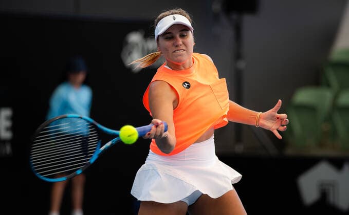 January 4, 2022, ADELAIDE, AUSTRALIA: Sofia Kenin of the United States in action during the first round of the 2022 Adelaide International WTA, Tennis Damen 500 tennis tournament against Lucia Bronzetti of Italy ADELAIDE AUSTRALIA - ZUMAa181 20220104_zaa_a181_129 Copyright: xRobxPrangex