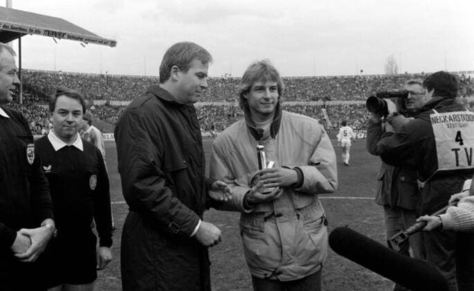 04 03 89 VfB Stuttgart FC Bayern Munich Germany, Stuttgart, 04 03 1989, football, Bundesliga, VfB Stuttgart FC Bayern Munich 1 2 Rainer Holzschuh kicker awards Jürgen Klinsmann VfB Stuttgart the golden reader k