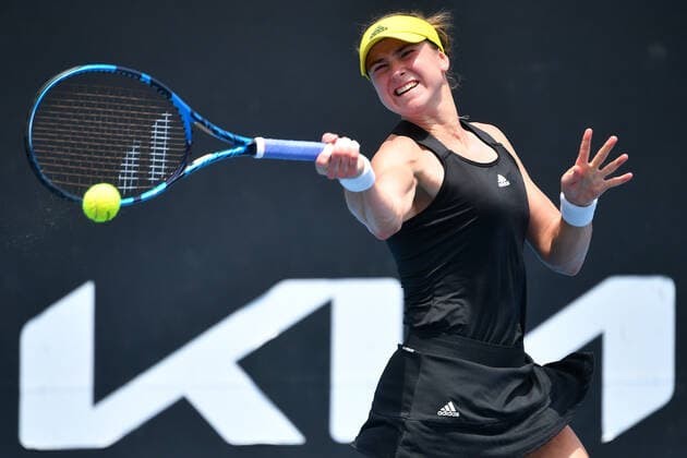 TENNIS MELBOURNE SUMMER SET, Rebecca Peterson of Sweden in acton during their match against Astra Sharma of Australia on Day 3 of the Melbourne Summer Set tennis tournament at Melbourne Park in Melbourne, Wednesday, January 5, 2022. ( NO ARCHIVING, EDITORIAL USE ONLY, NO USE IN BOOKS WITHOUT CONSENT MELBOURNE VIC AUSTRALIA  Copyright: xJAMESxROSSx 20220105001610914320