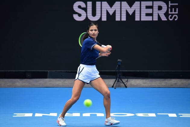 TENNIS MELBOURNE SUMMER SET, Emma Raducanu of Britain in action during a practice session on Day 3 of the Melbourne Summer Set tennis tournament at Melbourne Park in Melbourne, Wednesday, January 5, 2022. ( NO ARCHIVING, EDITORIAL USE ONLY, NO USE IN BOOKS WITHOUT CONSENT MELBOURNE VIC AUSTRALIA  Copyright: xJAMESxROSSx 0146944293st