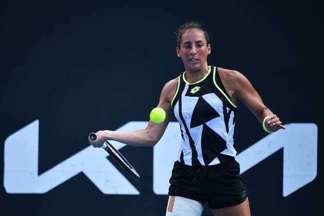 TENNIS MELBOURNE SUMMER SET, Seone Mendez of Australia in action during their match against Lesley Pattinama Kerkhove of the Netherlands on Day 3 of the Melbourne Summer Set tennis tournament at Melbourne Park in Melbourne, Wednesday, January 5, 2022. ( NO ARCHIVING, EDITORIAL USE ONLY, NO USE IN BOOKS WITHOUT CONSENT MELBOURNE VIC AUSTRALIA  Copyright: xJAMESxROSSx 20220105001610945628
