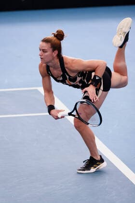 ADELAIDE, AUSTRALIA - JANUARY 05: Maria Sakkari of Greece serves the ball during the WTA, Tennis Damen singles match between Shelby Rogers of United States and Maria Sakkari of Greece on day three of the Adelaide International tennis tournament at Memorial Drive on January 05, 2022 in Adelaide, Australia. (Photo by Peter Mundy Speed Media Icon Sportswire) TENNIS: JAN 05 Adelaide International Icon220105133