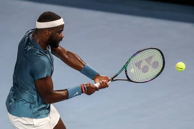 TENNIS ADELAIDE INTERNATIONAL, Frances Tiafoe of the USA in his match against Thanasi Kokkinakis of Australia on Day 3 of the the Adelaide International Tennis Tournament, at Memorial Drive, in Adelaide, Wednesday, January 5, 2022. ( NO ARCHIVING, EDITORIAL USE ONLY, NO USE IN BOOKS WITHOUT CONSENT ADELAIDE SA AUSTRALIA  Copyright: xMATTxTURNERx 20220105001610981389